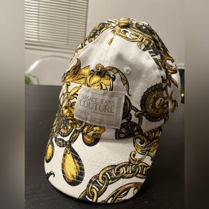 Versace jean couture Regalia Baroque cap